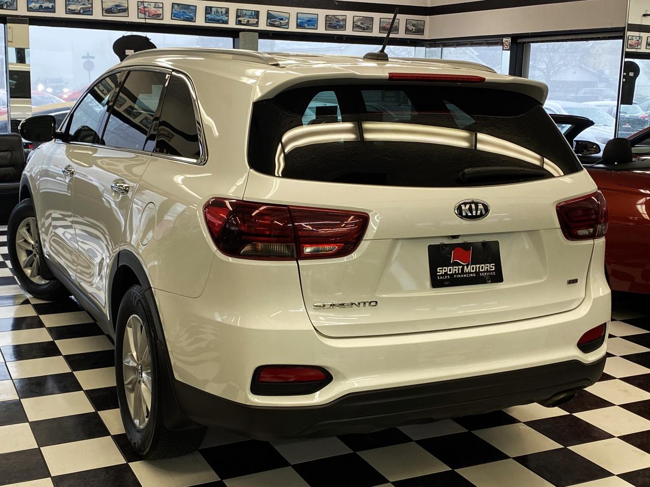 2019 Kia Sorento LX AWD+ApplePlay+Heated Steering+CLEAN CARFAX Photo16