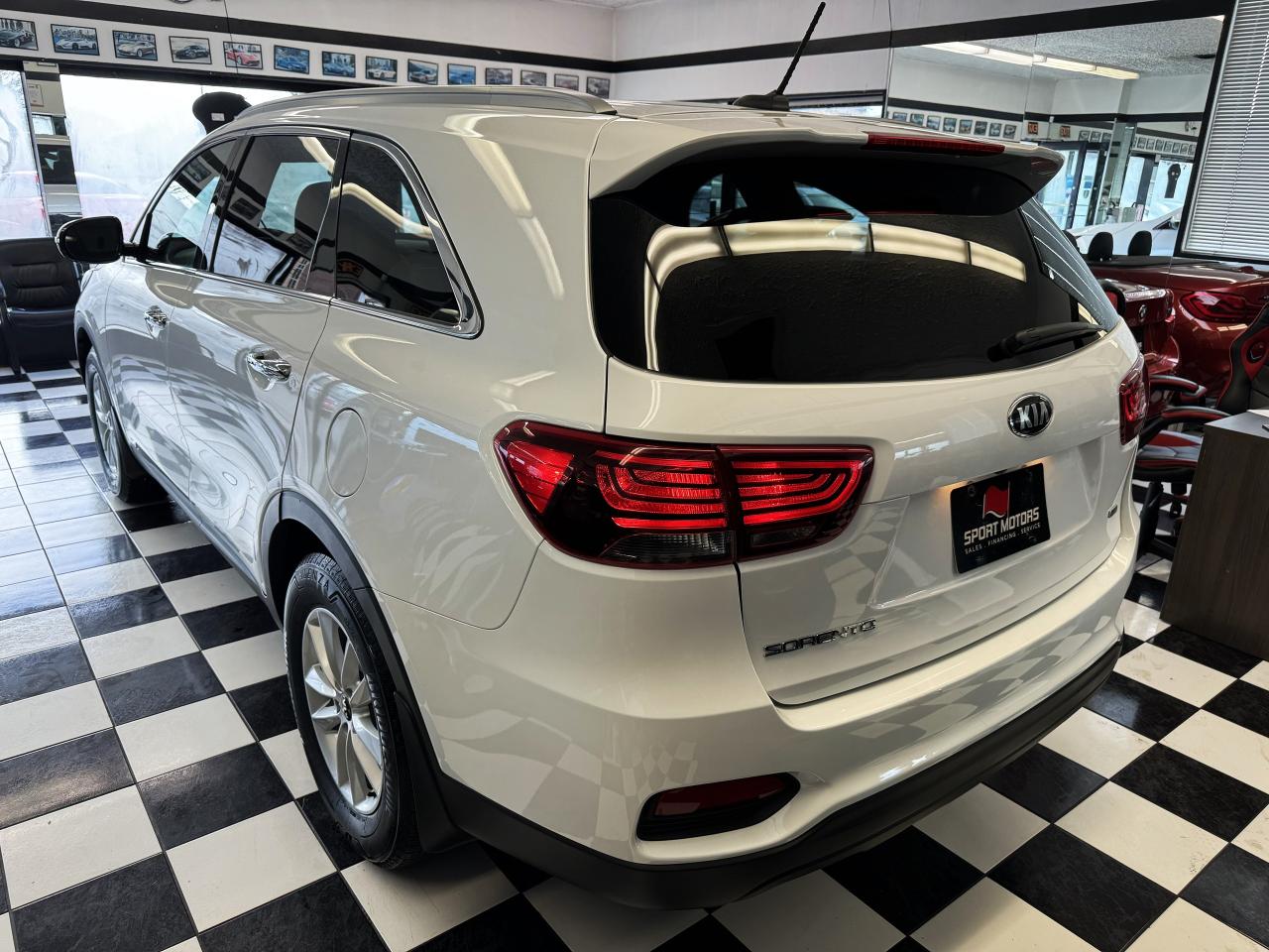 2019 Kia Sorento LX AWD+ApplePlay+Heated Steering+CLEAN CARFAX Photo5