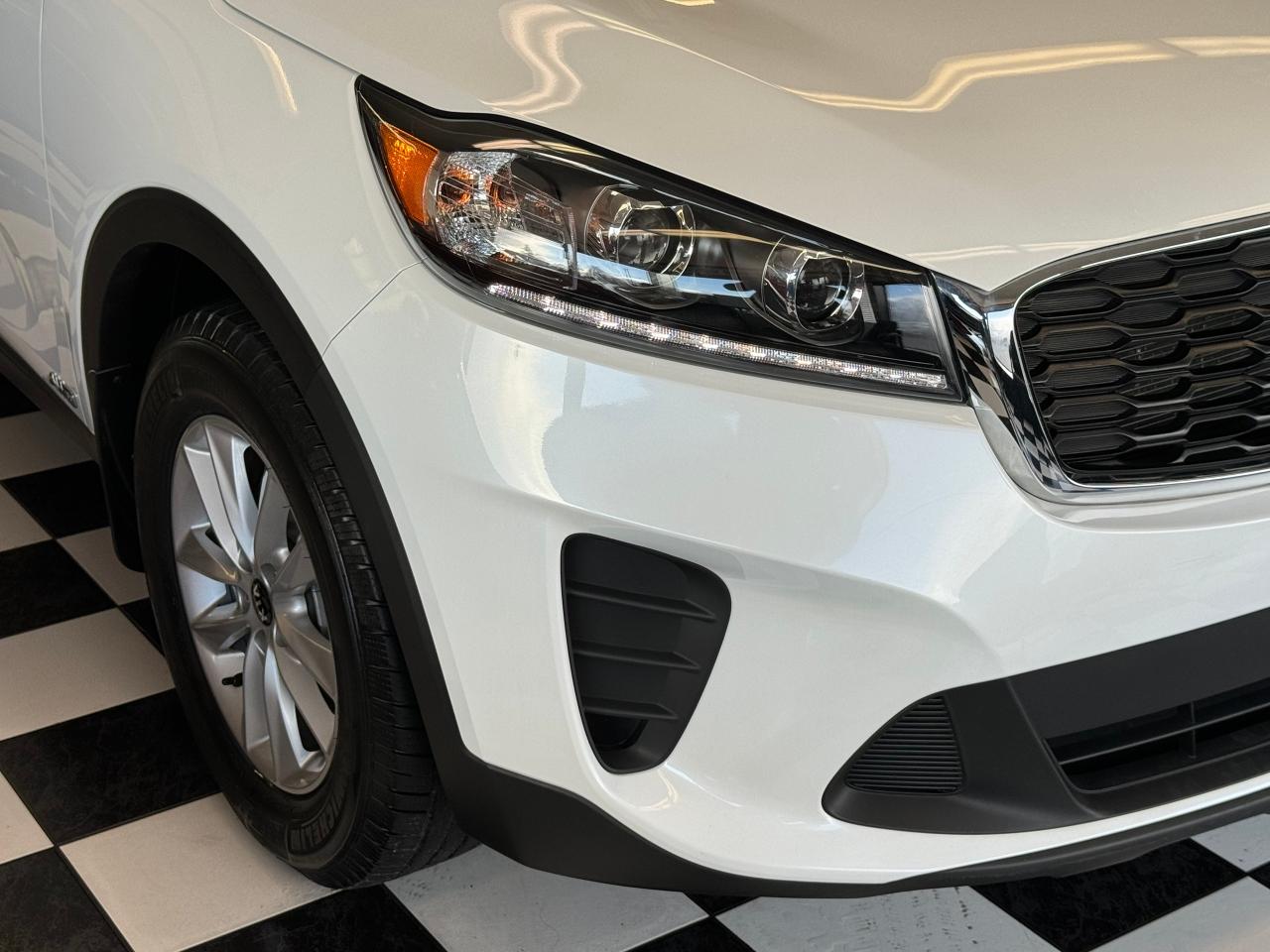2019 Kia Sorento LX AWD+ApplePlay+Heated Steering+CLEAN CARFAX Photo38