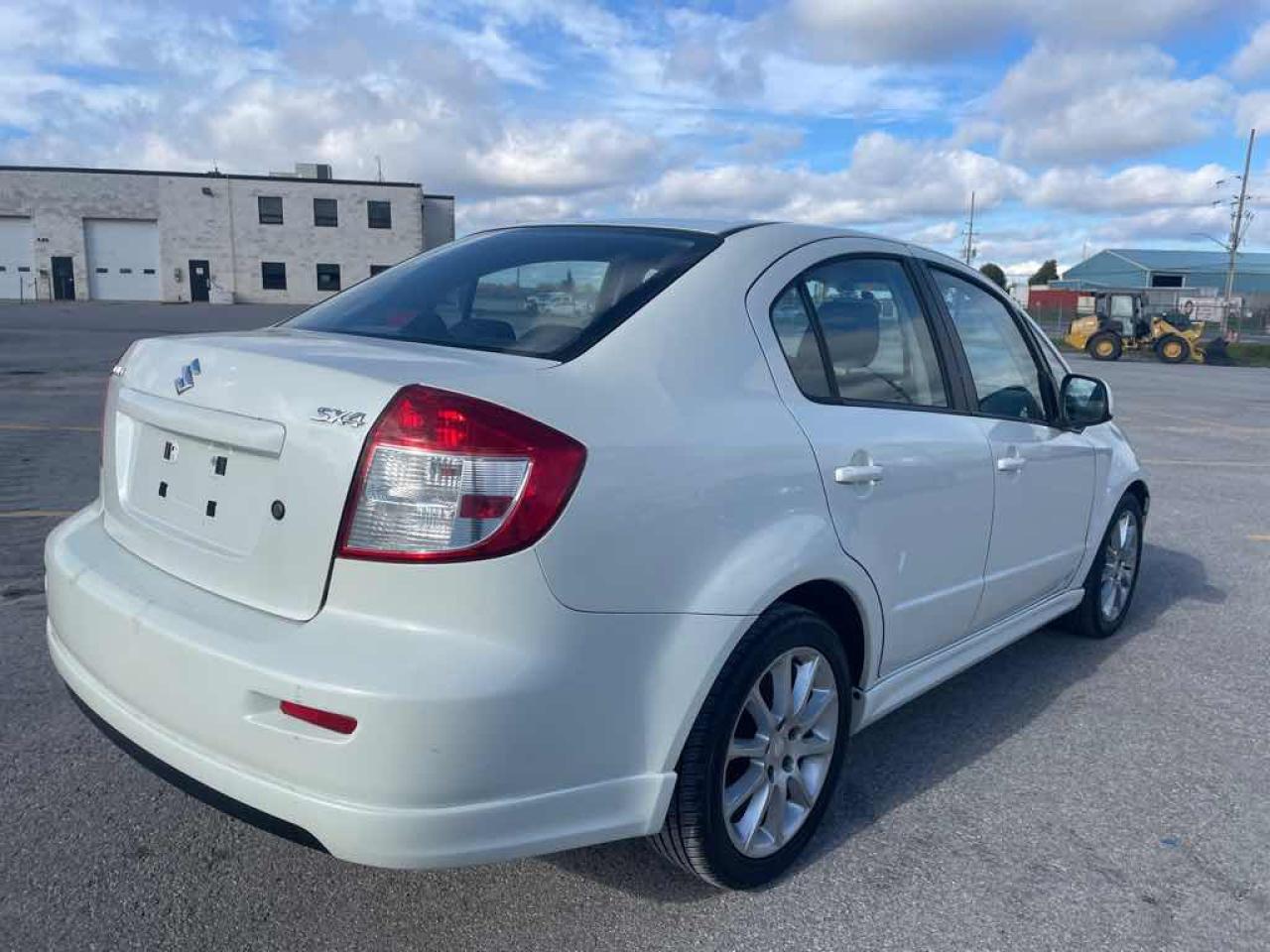 2008 Suzuki SX4 Convenience - Photo #4