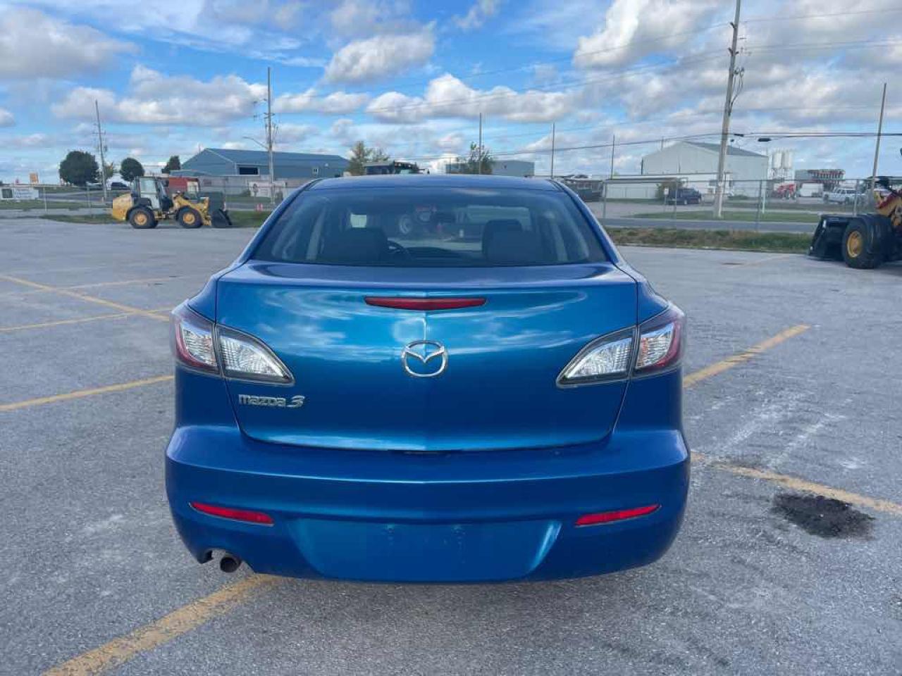 2013 Mazda MAZDA3  - Photo #5