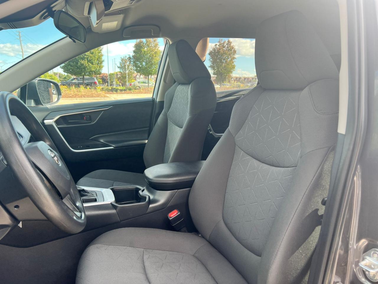 2022 Toyota RAV4 LE - Photo #18