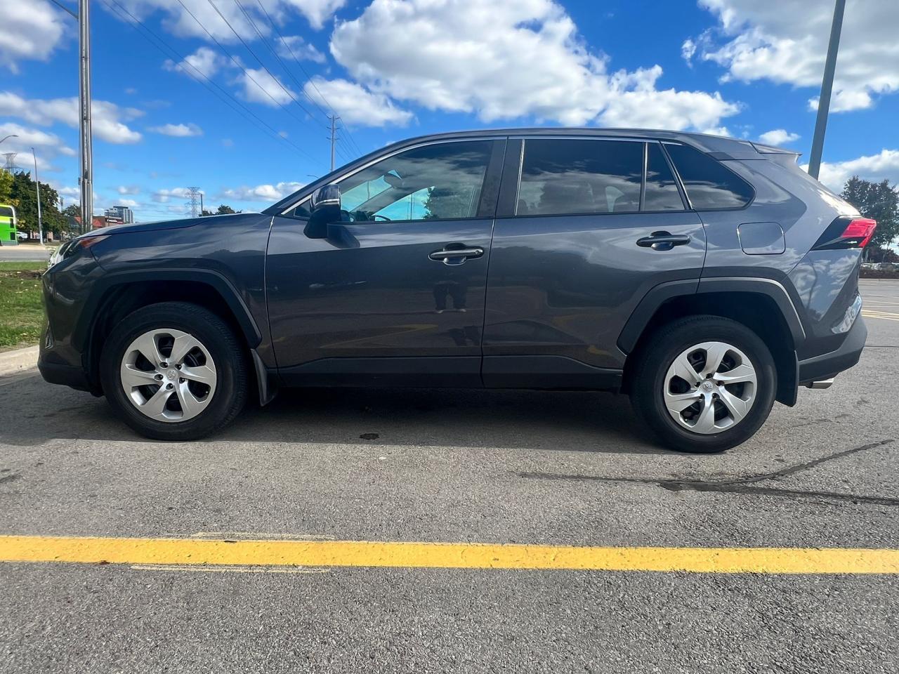 2022 Toyota RAV4 LE - Photo #4