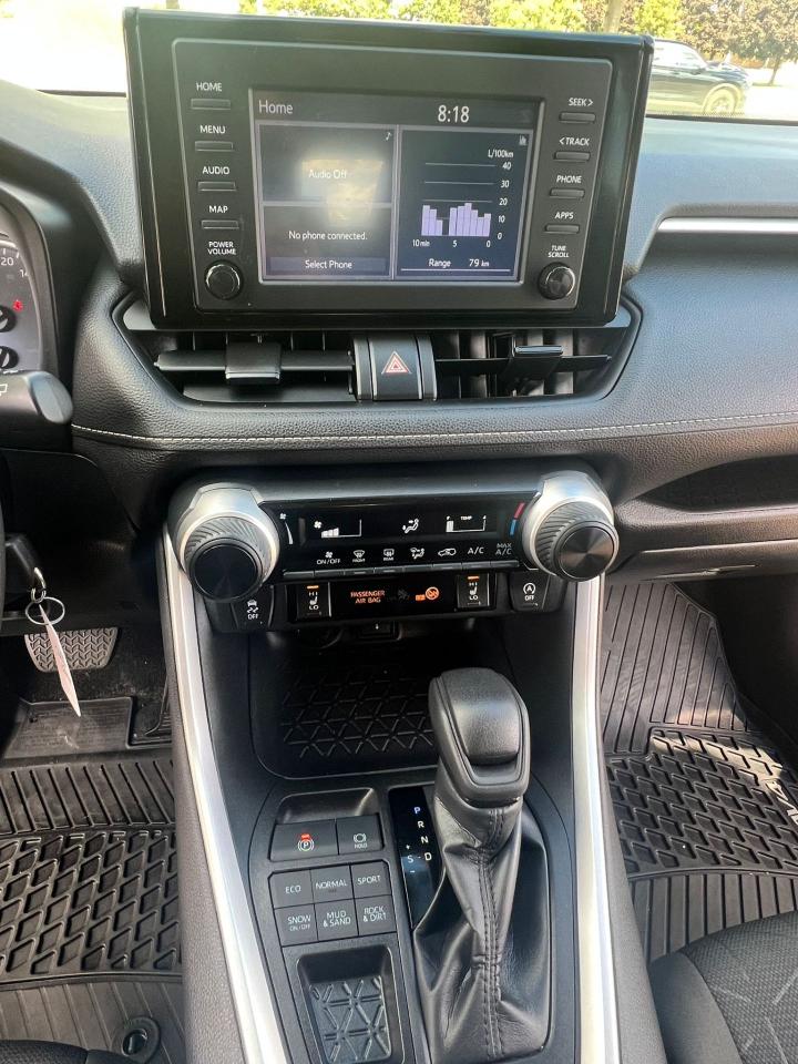 2022 Toyota RAV4 LE - Photo #10