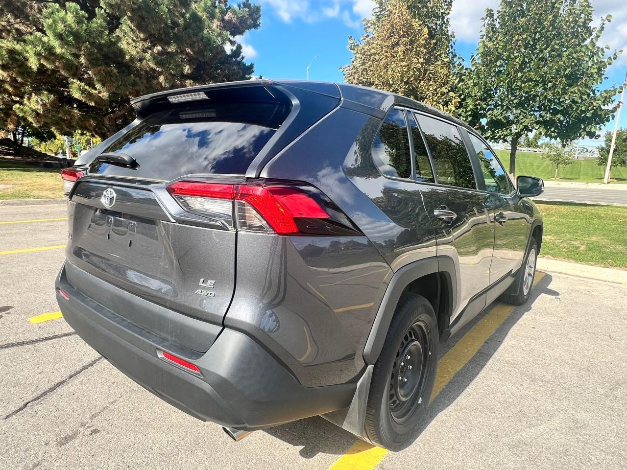 2022 Toyota RAV4 LE - Photo #6