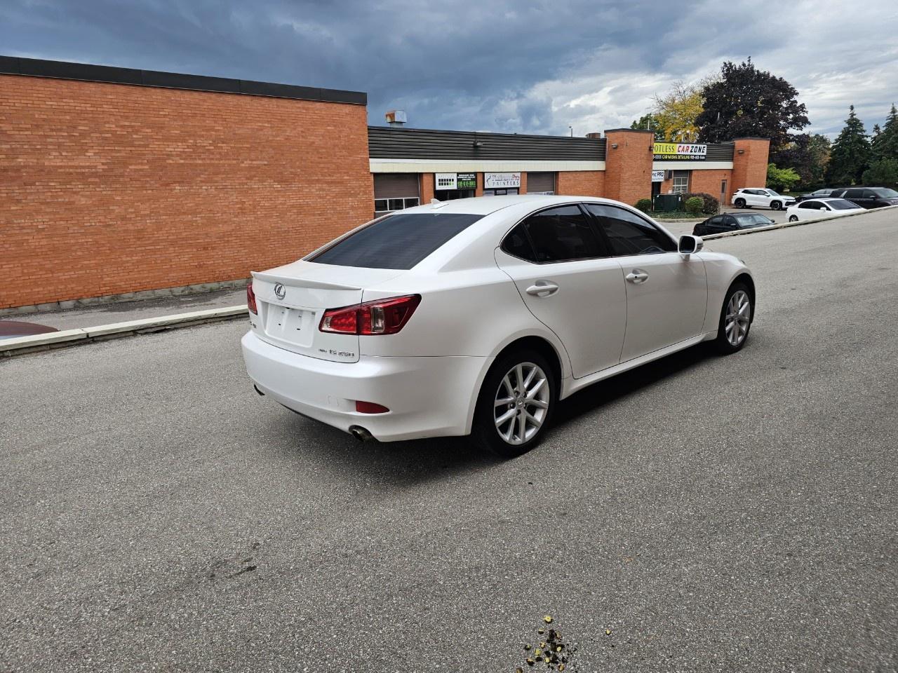 2013 Lexus IS 250 4DR SDN AWD Photo4