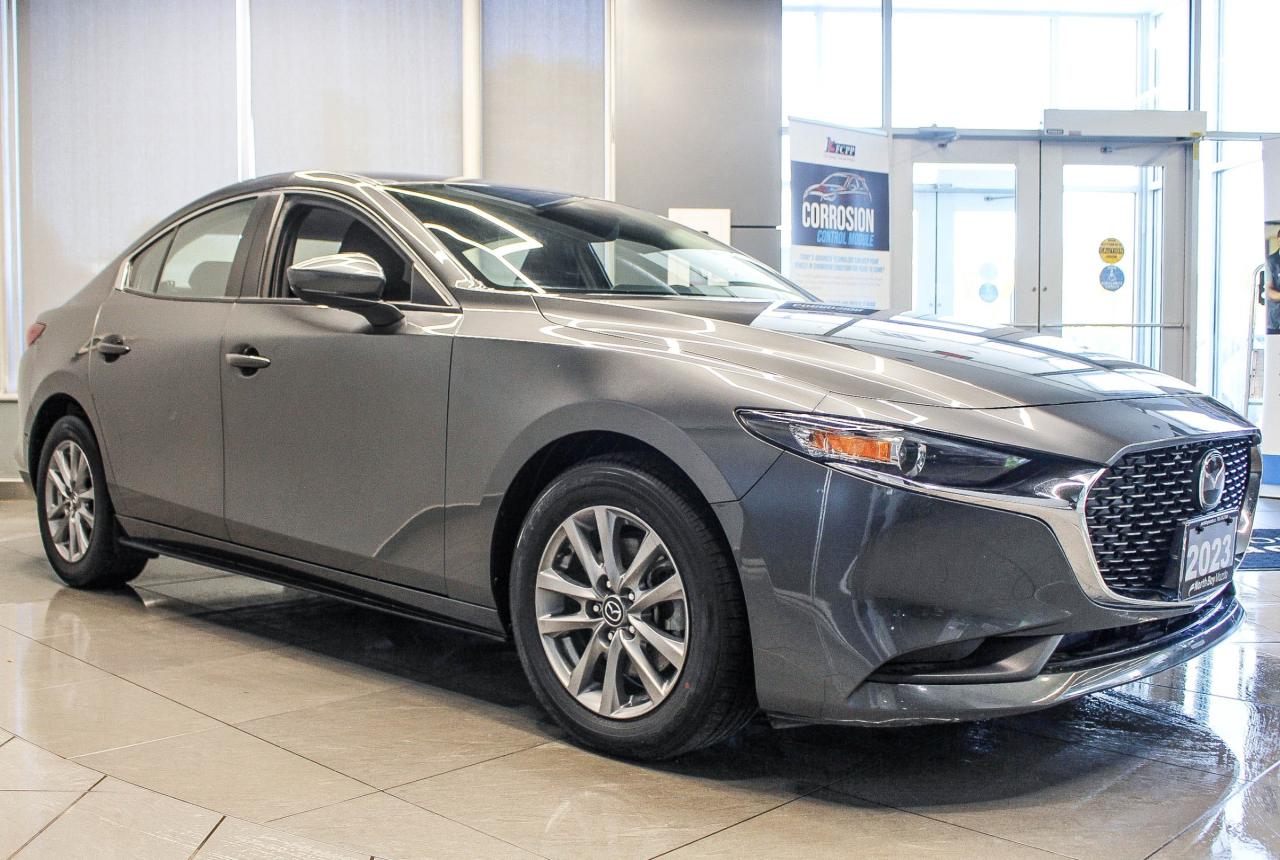 2023 Mazda MAZDA3 GS HEATED FRONT SEATS - HEATED STEERING WHEEL - APPLE CARPLAY AND ANDROID AUTO - CLEAN CARFAX! Photo3