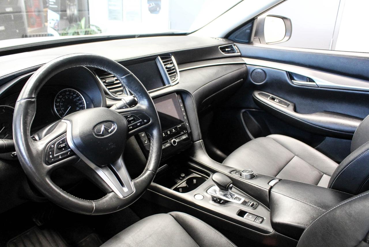 2020 Infiniti QX50 Pure HEATED FRONT SEATS - HEATED WHEEL - CLEAN CARFAX! Photo