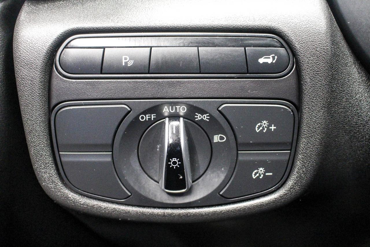 2020 Infiniti QX50 Pure HEATED FRONT SEATS - HEATED WHEEL - CLEAN CARFAX! Photo