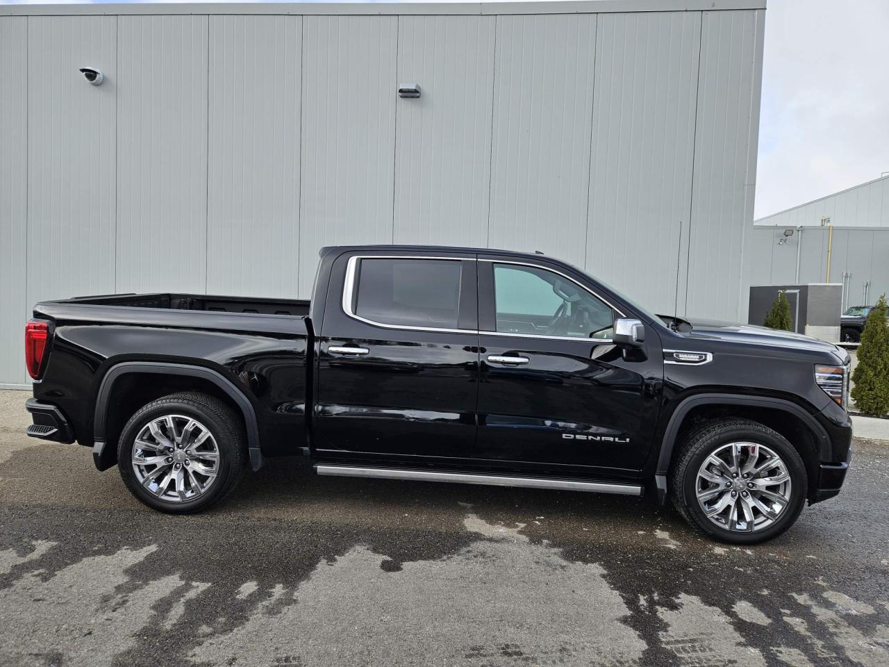 2025 GMC Sierra 1500 Denali One Owner | Sunroof | Technology Package | 22" Wheels Photo4