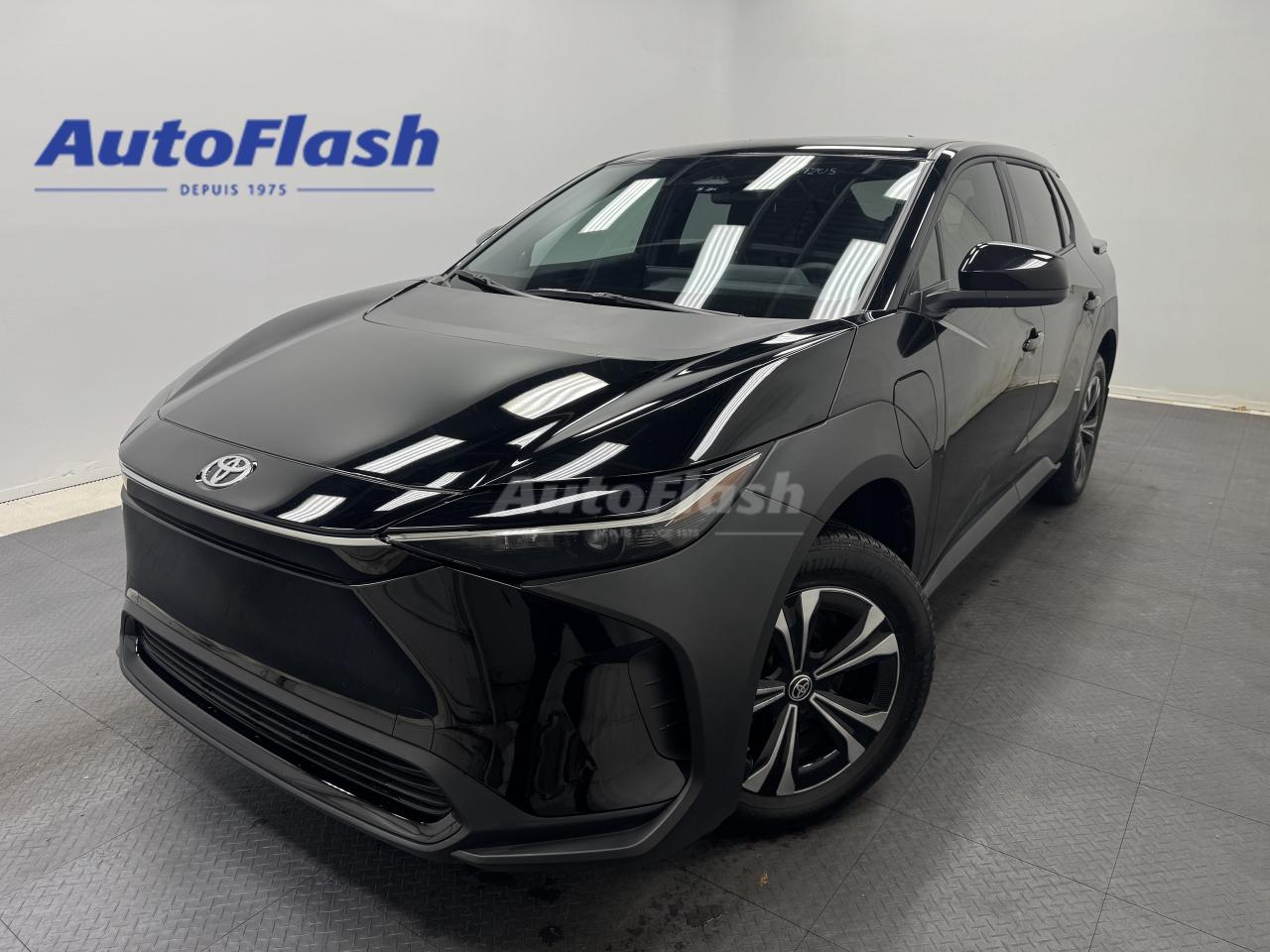 Used 2024 Toyota bZ4X LE, AUTONOMIE 406KM, SIÈGES + VOLANT CHAUFFANTS for sale in Saint-Hubert, QC