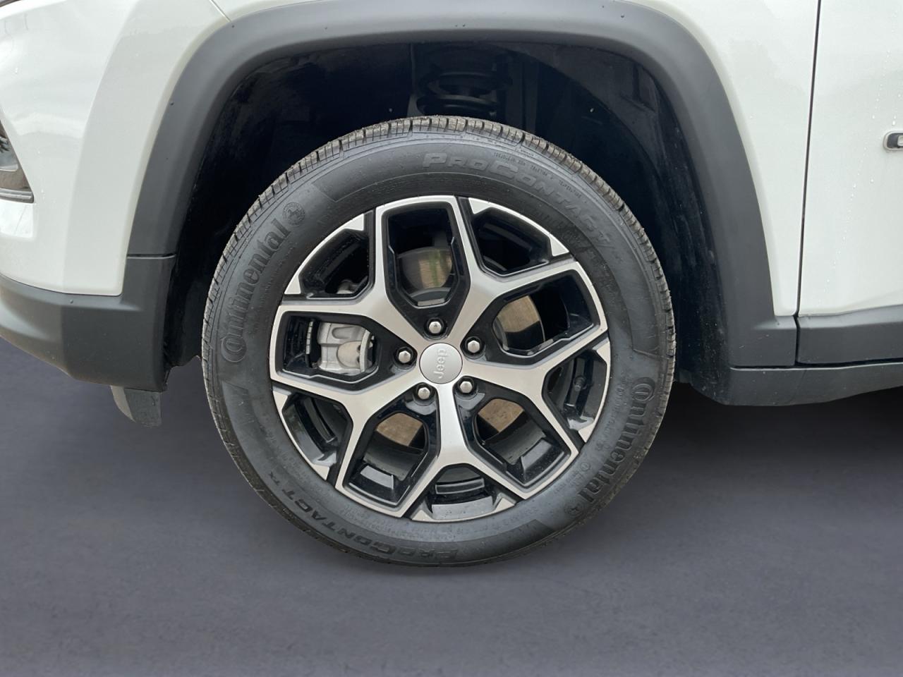 2024 Jeep Compass 2.0L Limited! Why Buy New? Leather! Great Value! Photo