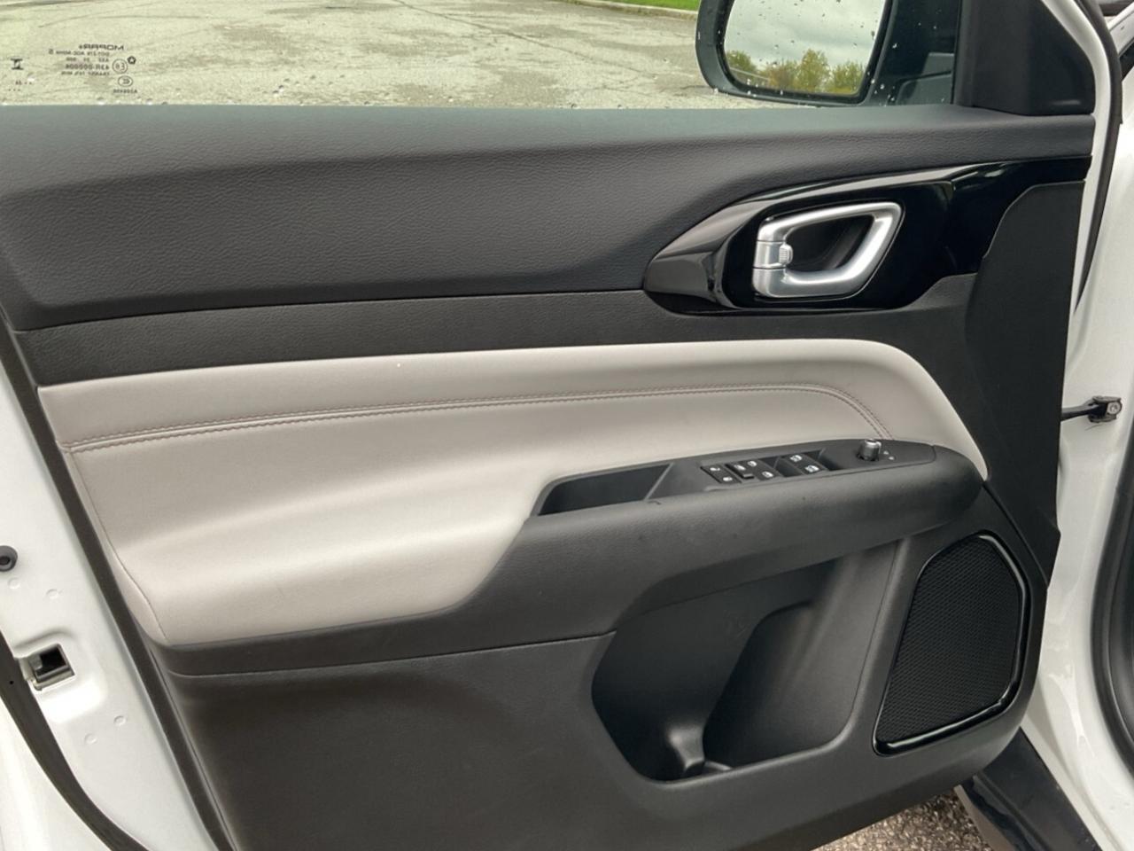 2024 Jeep Compass 2.0L Limited! Why Buy New? Leather! Great Value! Photo