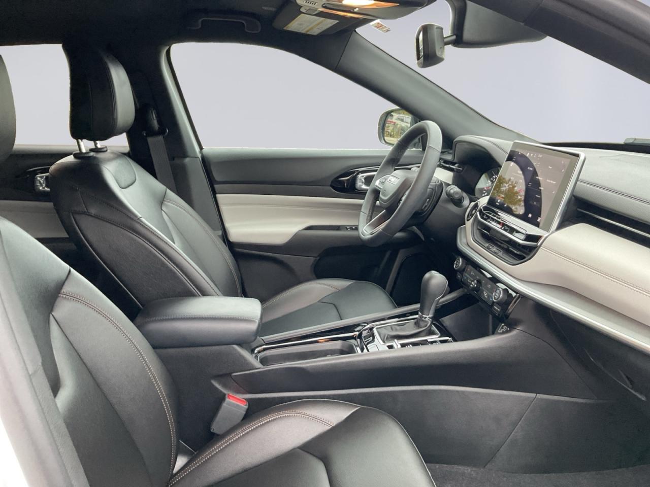 2024 Jeep Compass 2.0L Limited! Why Buy New? Leather! Great Value! Photo