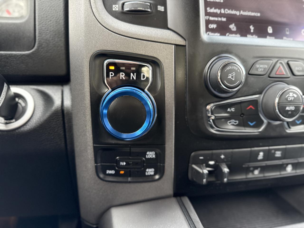 2021 RAM 1500 Classic Express 4x4 Crew Cab 5'7  Box | REMOTE START | Photo