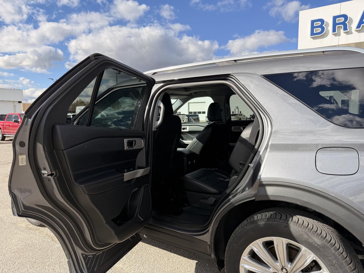 2021 Ford Explorer LIMITED | HYBRID | TWIN PANEL MOONROOF | Photo