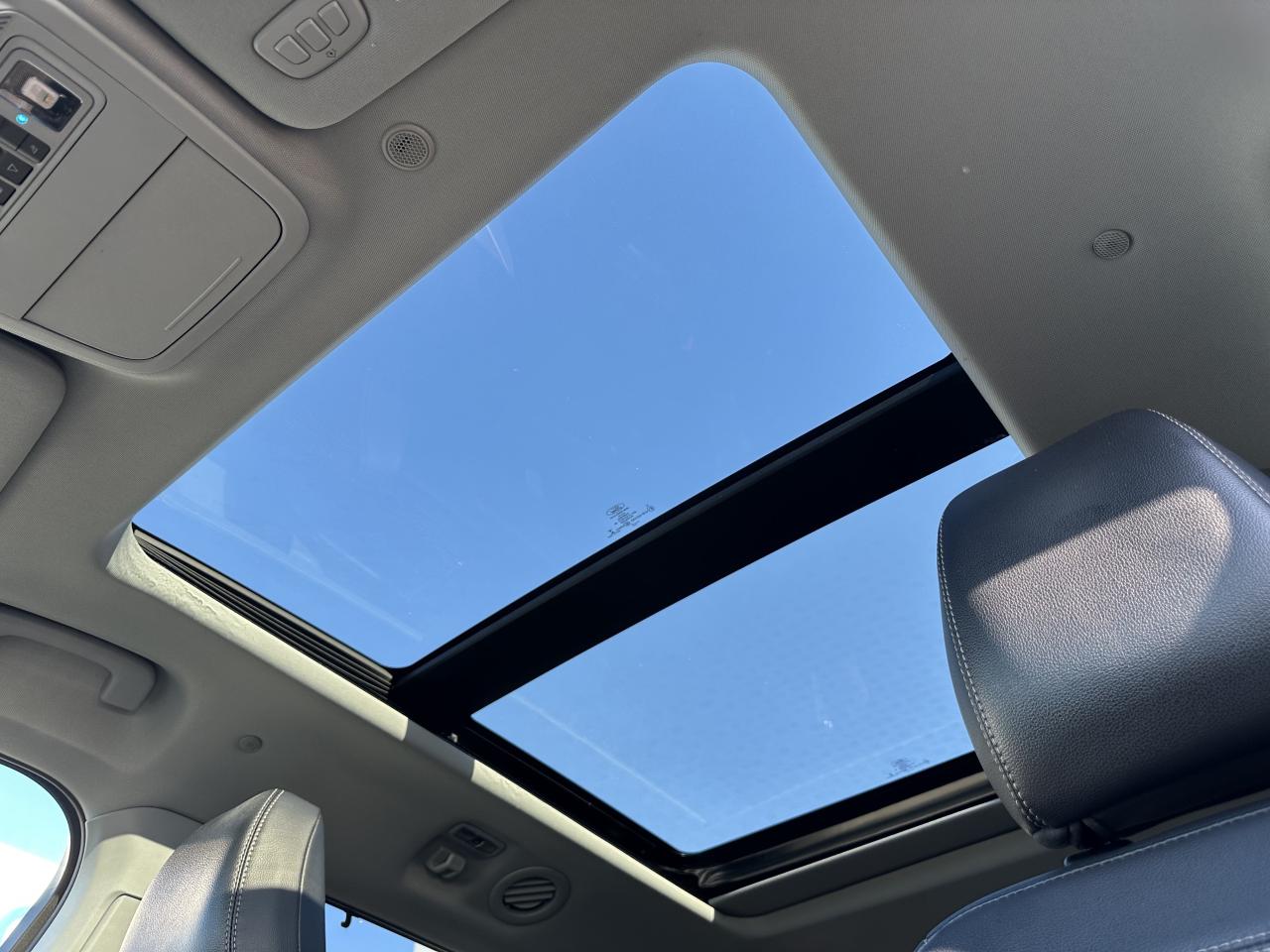 2021 Ford Explorer LIMITED | HYBRID | TWIN PANEL MOONROOF | Photo