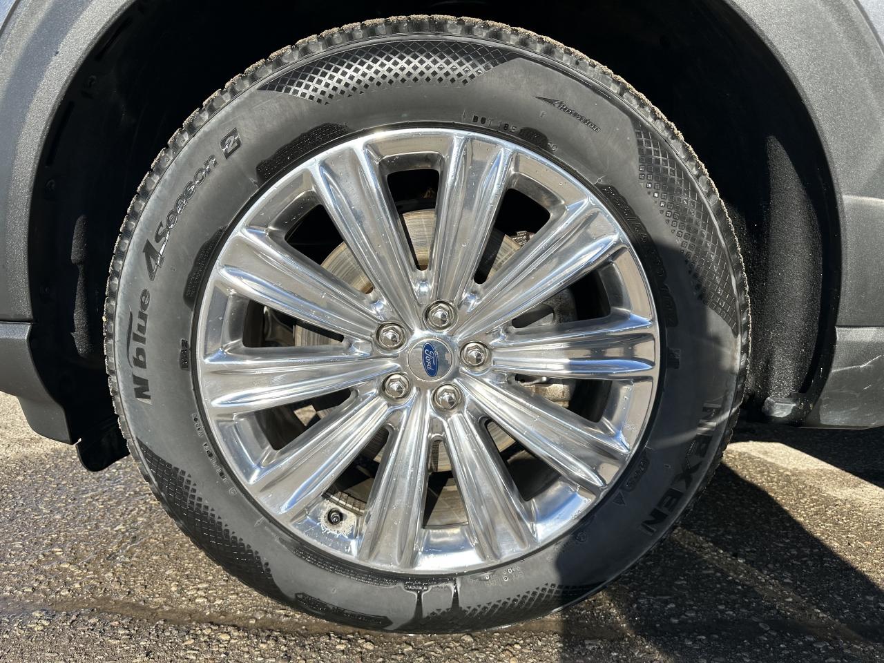 2021 Ford Explorer LIMITED | HYBRID | TWIN PANEL MOONROOF | Photo