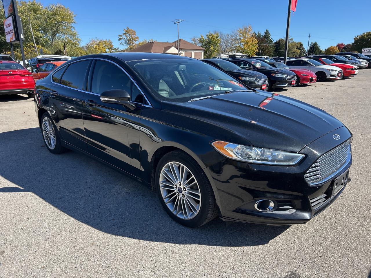 2014 Ford Fusion SE, HEATED LEATHER SEATS, LOCAL TRADE! - Photo #4