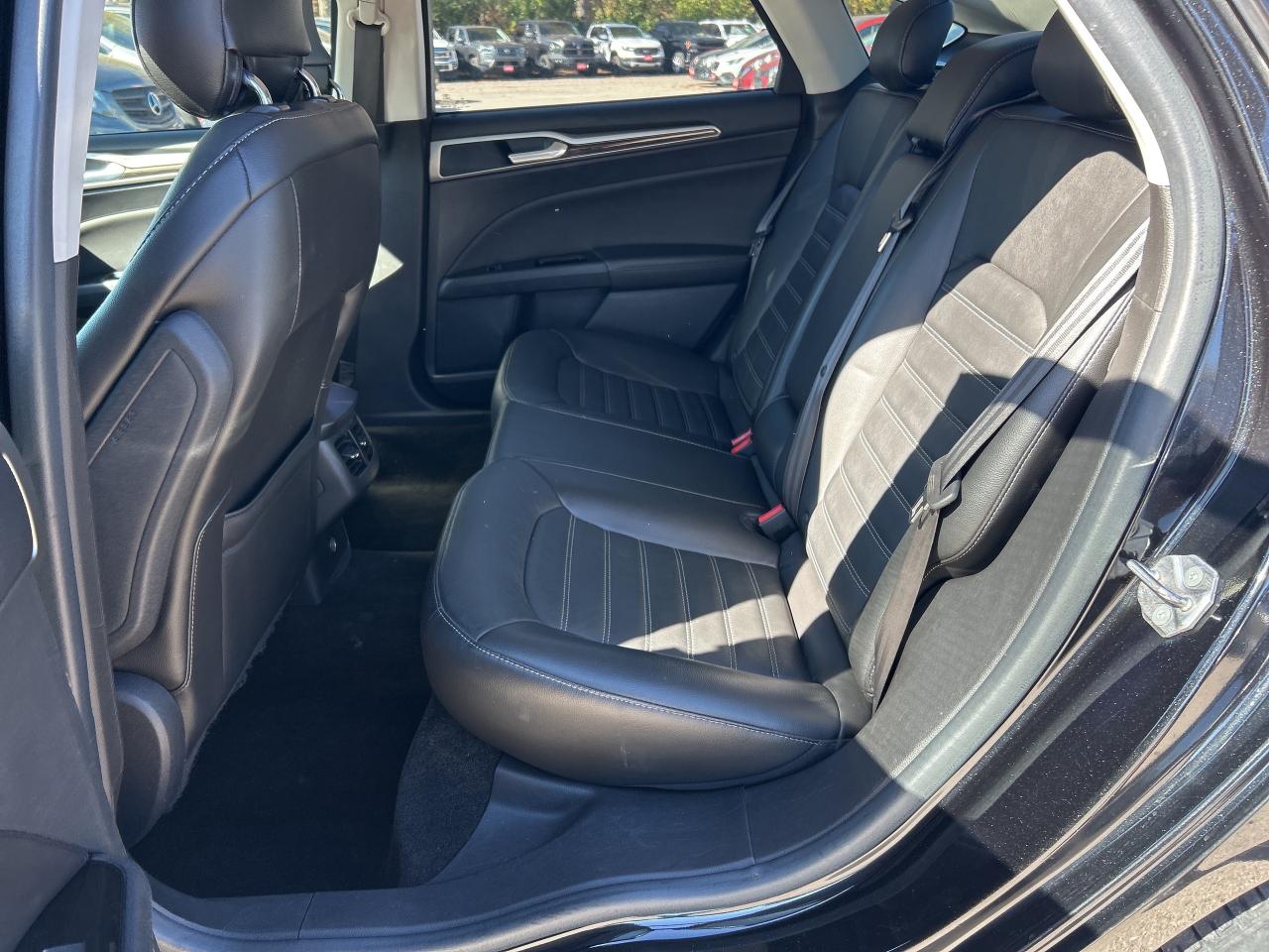 2014 Ford Fusion SE, HEATED LEATHER SEATS, LOCAL TRADE! - Photo #12