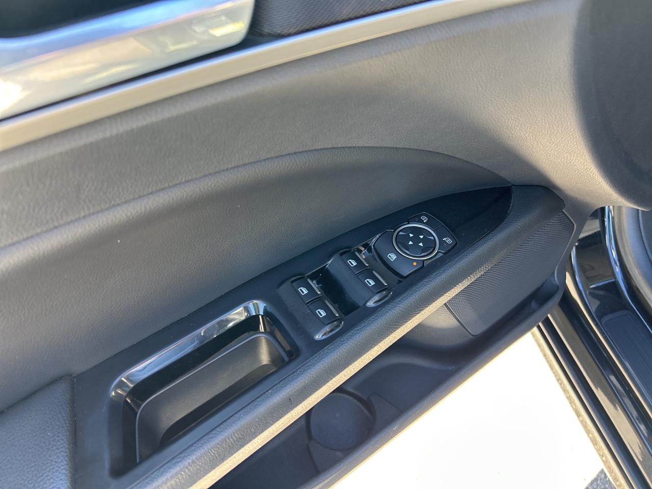 2014 Ford Fusion SE, HEATED LEATHER SEATS, LOCAL TRADE! - Photo #16