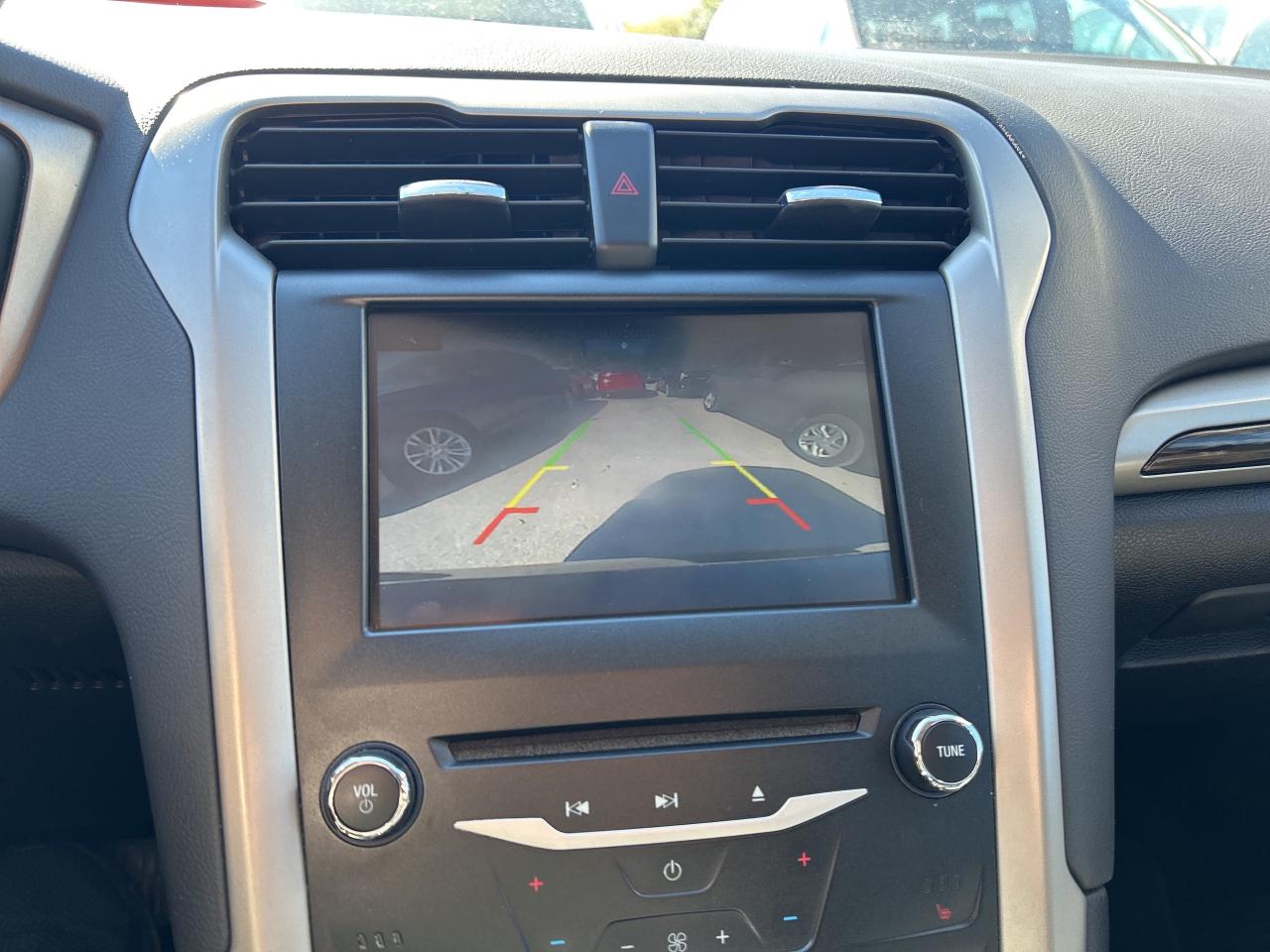 2014 Ford Fusion SE, HEATED LEATHER SEATS, LOCAL TRADE! - Photo #22