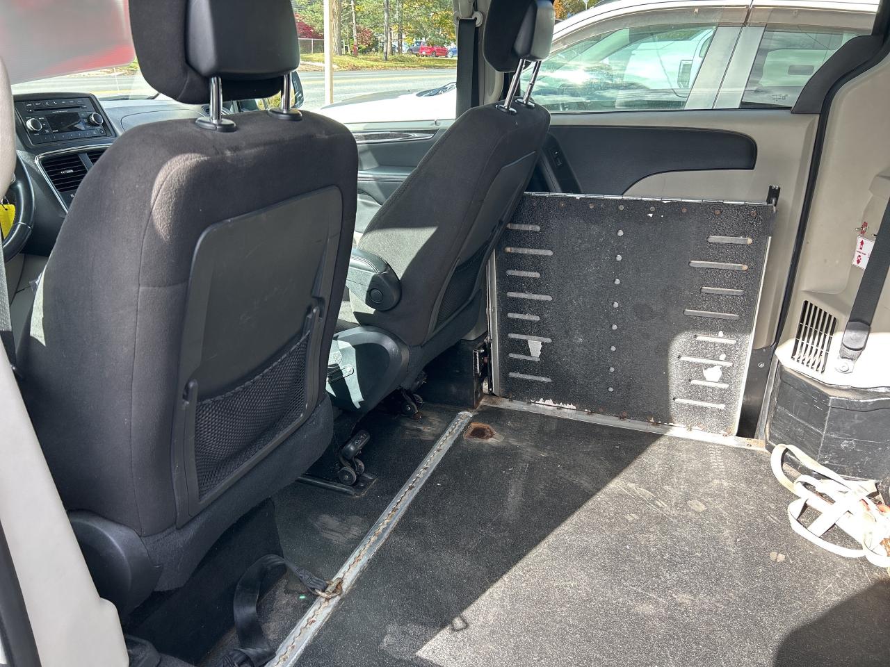 2012 Dodge Grand Caravan SE, WHEELCHAIR SIDE ENTERANCE, AS IS, NOT SAFETIED - Photo #13