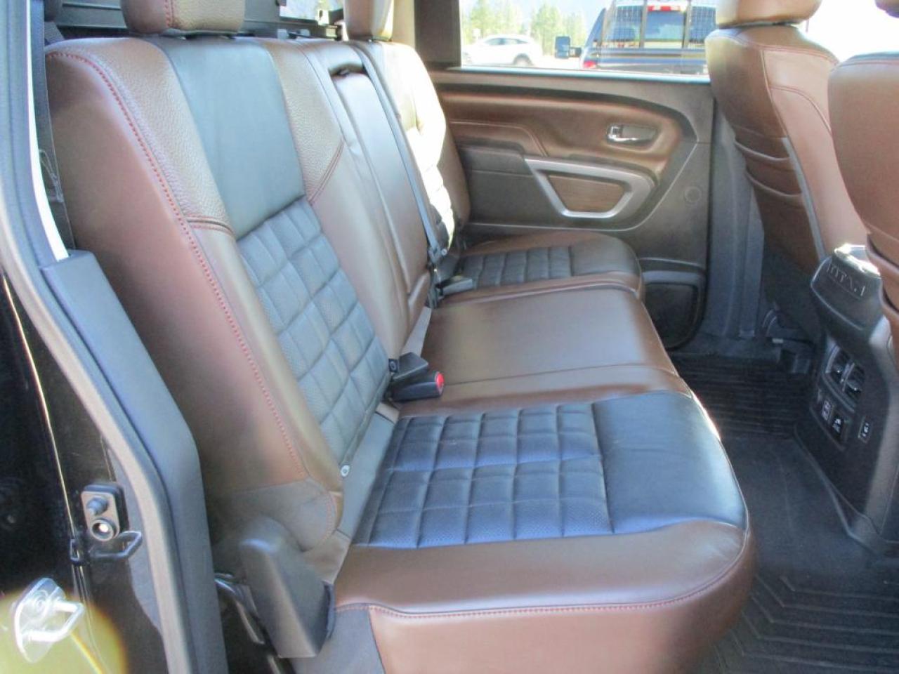 2019 Nissan Titan XD PLATINUM RESERVE 4X4 - Photo #13