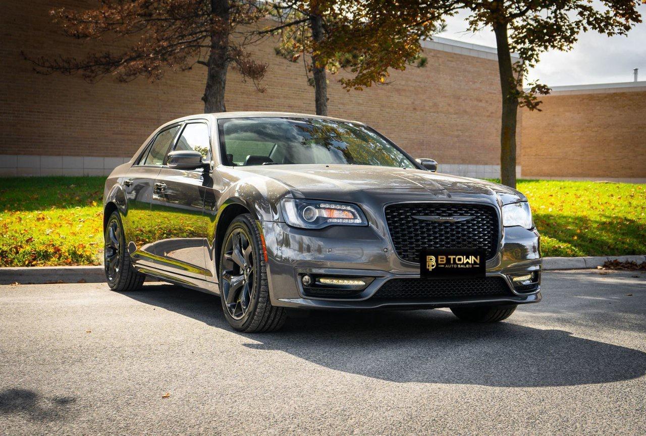 2022 Chrysler 300 300 TOURING L Photo