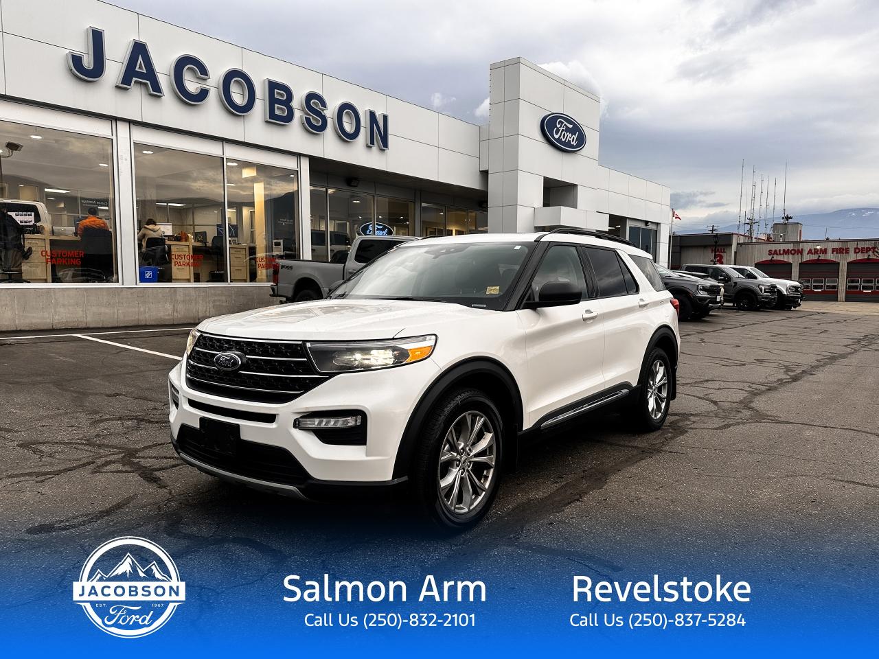 2021 Ford Explorer XLT Photo0