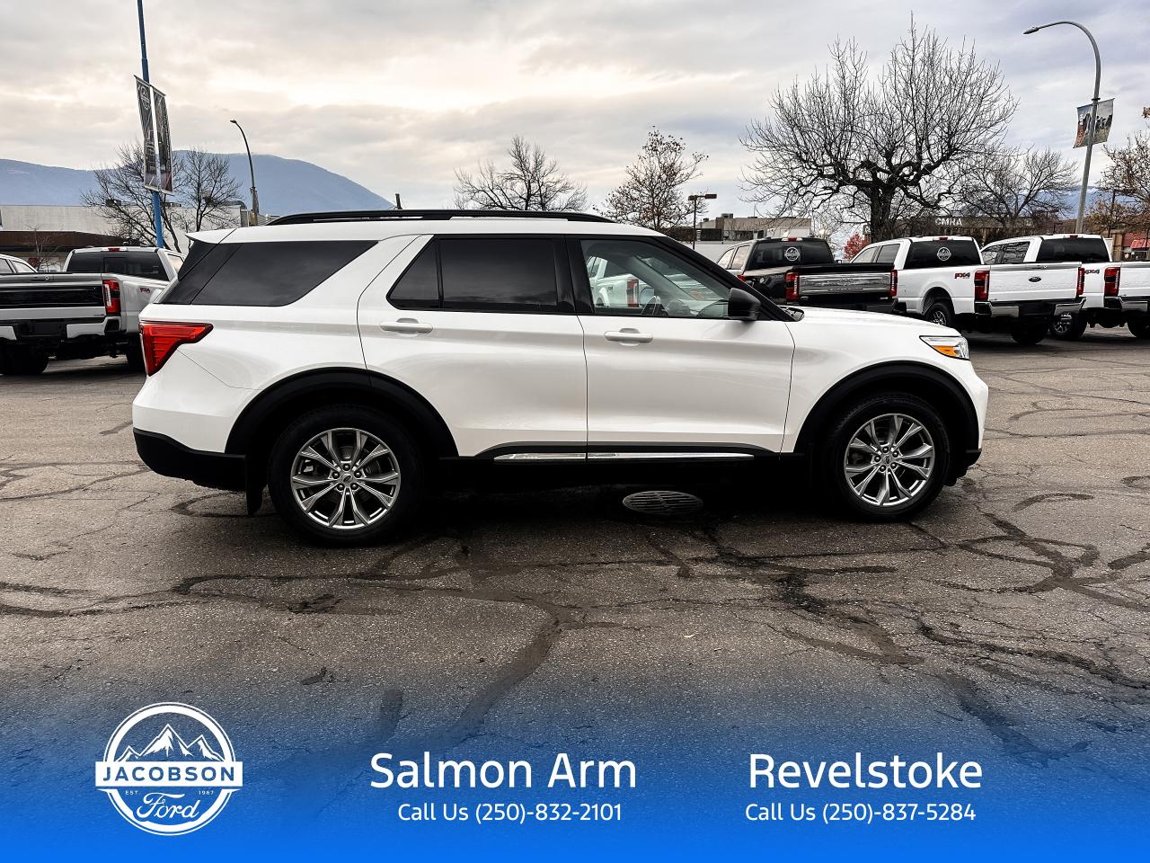 2021 Ford Explorer XLT Photo5