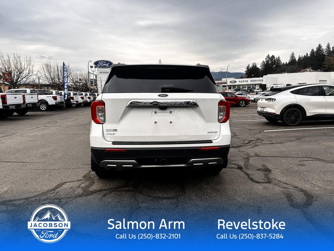 2021 Ford Explorer XLT Photo3