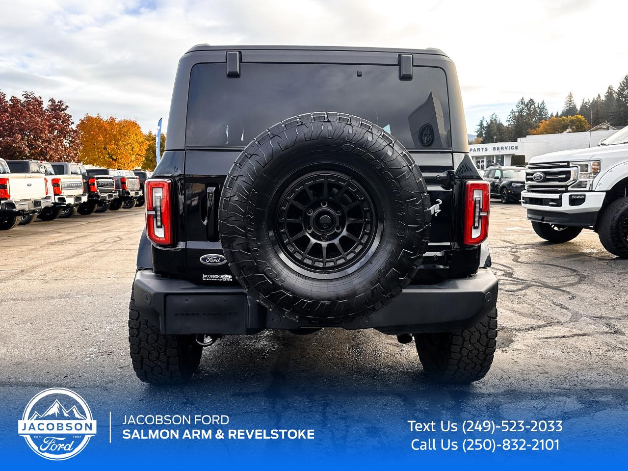 2023 Ford Bronco Base Photo4