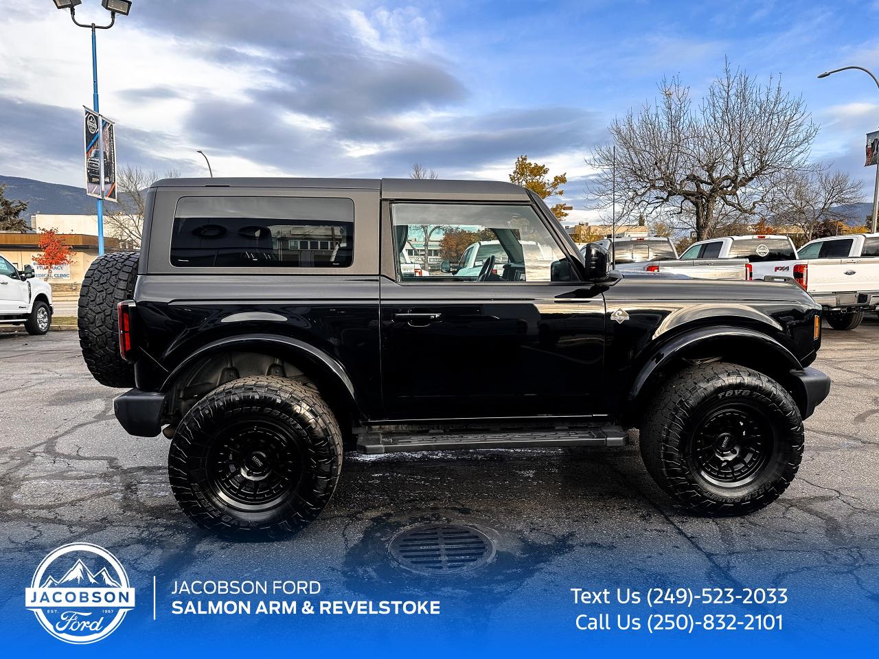 2023 Ford Bronco Base Photo2