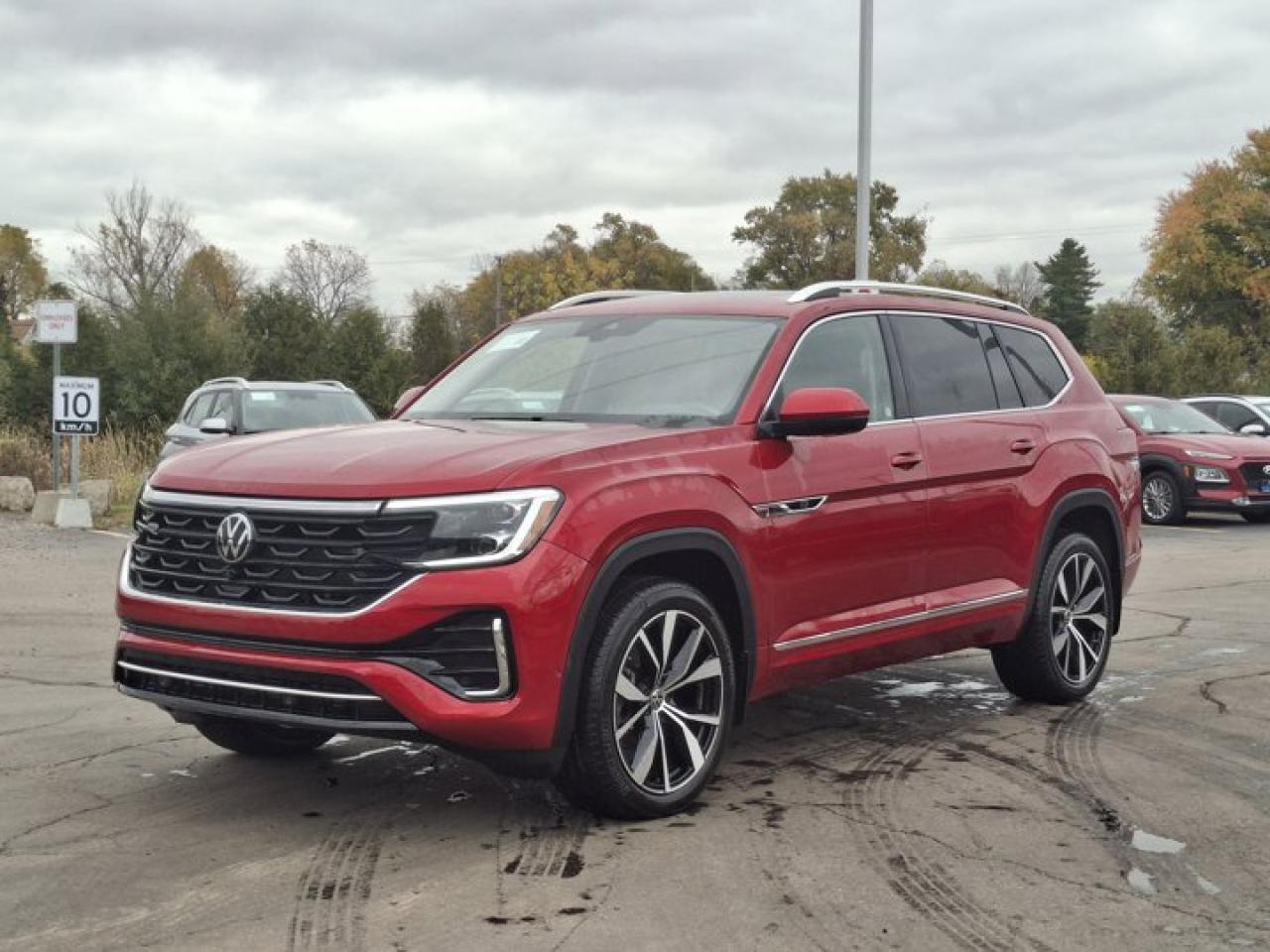 Used 2024 Volkswagen Atlas Execline R-Line AWD | Leather | Pano Roof | Nav | 360 Camera | HUD | Adaptive Cruise | and More ! for sale in Guelph, ON