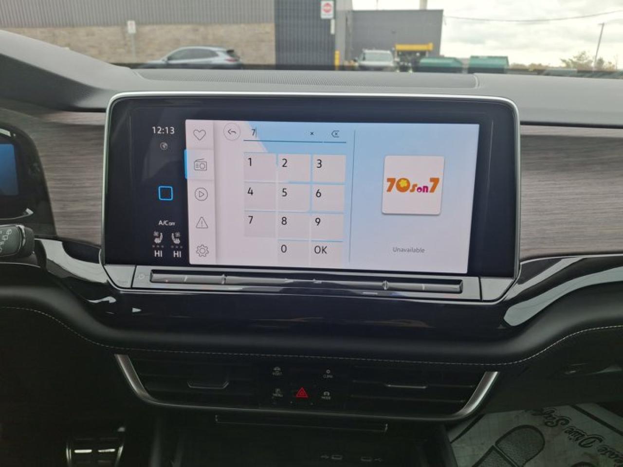 2024 Volkswagen Atlas Execline R-Line AWD | Leather | Pano Roof | Nav | 360 Camera | HUD | Adaptive Cruise | and More ! Photo3