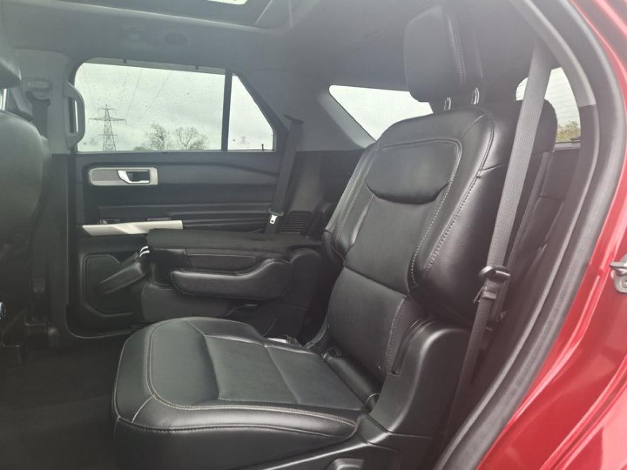 2021 Ford Explorer Limited Hybrid AWD | Leather | Pano Roof | Nav | Tow Pkg | Adaptive Cruise | Cooled Seats & More ! Photo