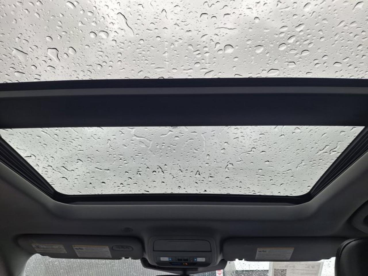 2021 Ford Explorer Limited Hybrid AWD | Leather | Pano Roof | Nav | Tow Pkg | Adaptive Cruise | Cooled Seats & More ! Photo