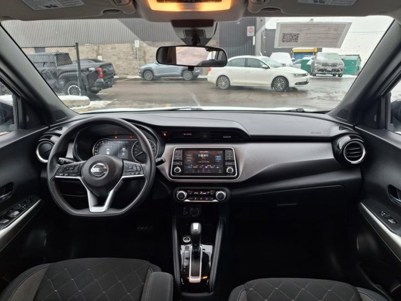 2020 Nissan Kicks SV | CarPlay + Android | Remote Start | Heated Seats | Rear Camera | Alloy Wheels and More ! Photo