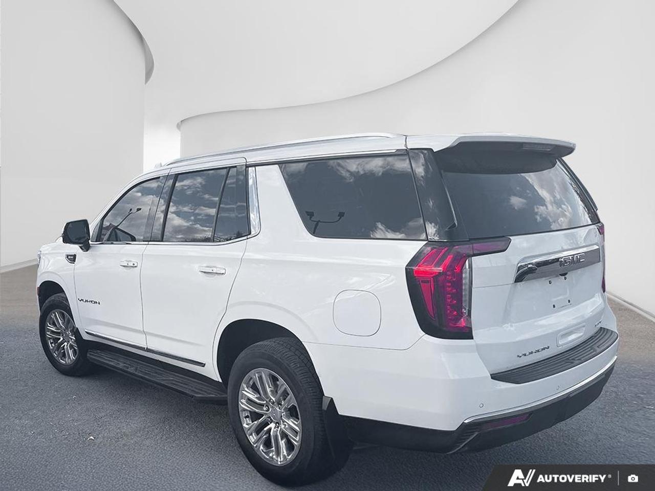 2021 GMC Yukon SLT   ****DIESEL*****- Leather Seats -  Cooled Seats Photo