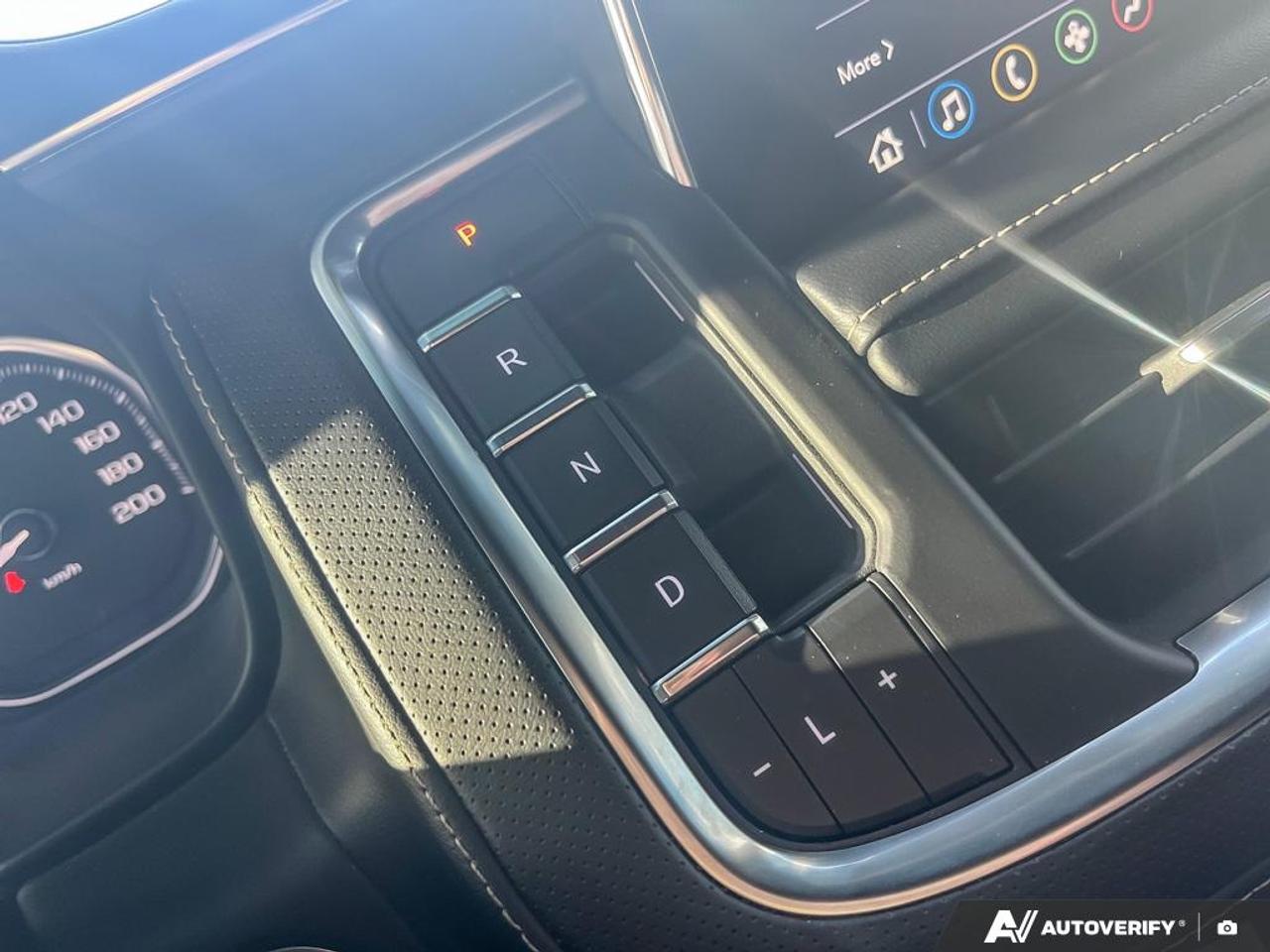 2021 GMC Yukon SLT   ****DIESEL*****- Leather Seats -  Cooled Seats Photo