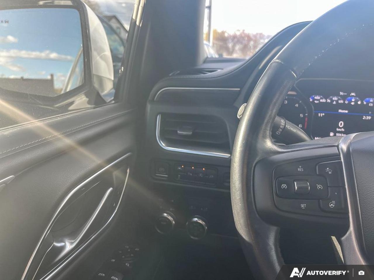 2021 GMC Yukon SLT   ****DIESEL*****- Leather Seats -  Cooled Seats Photo