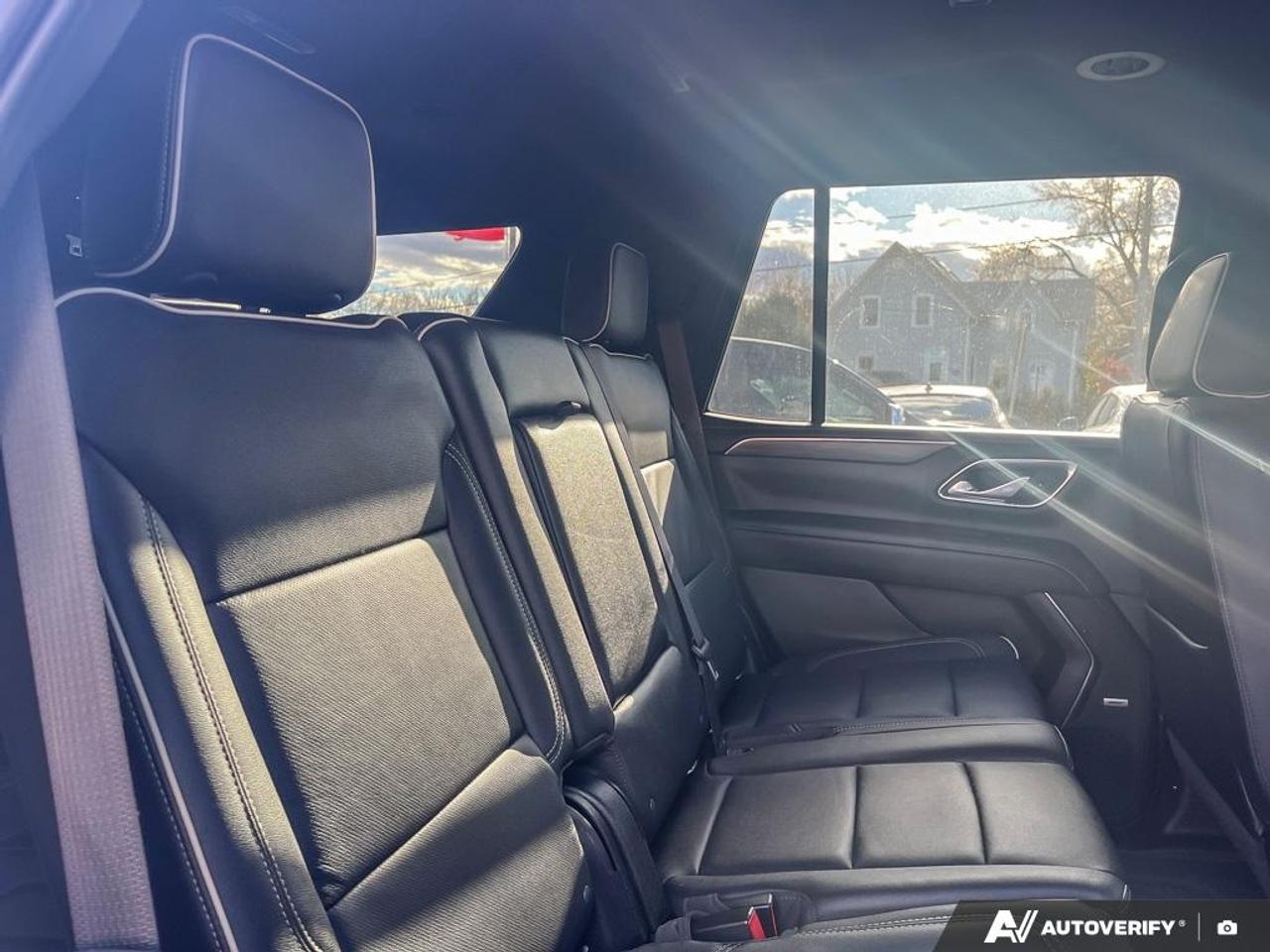 2021 GMC Yukon SLT   ****DIESEL*****- Leather Seats -  Cooled Seats Photo