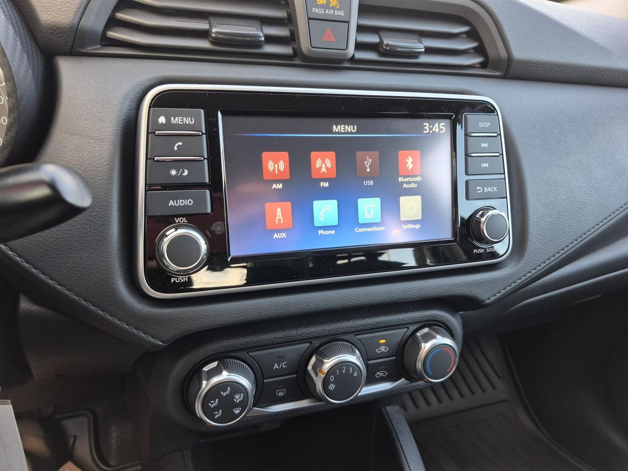 2025 Nissan Versa S Photo9