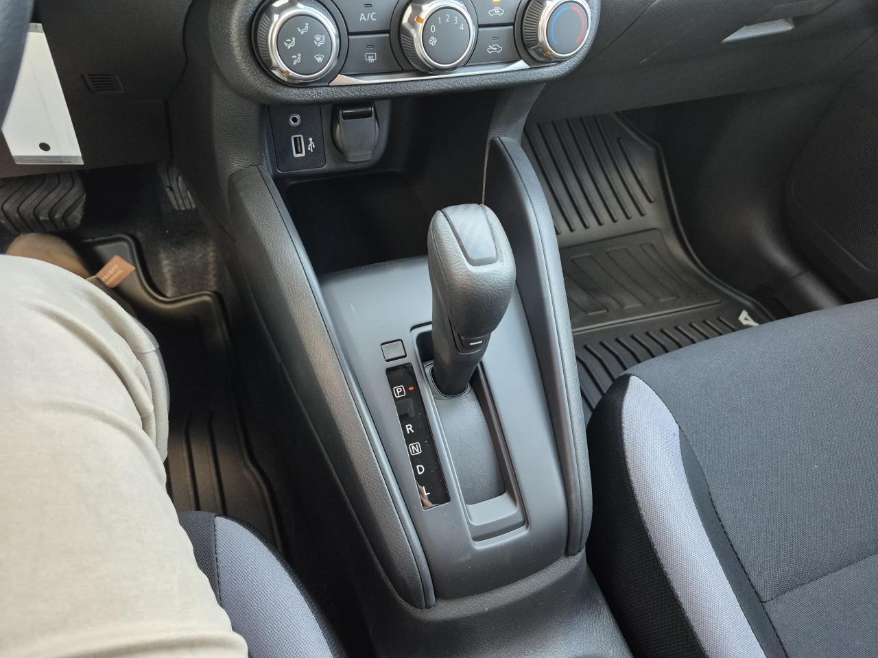 2025 Nissan Versa S Photo10