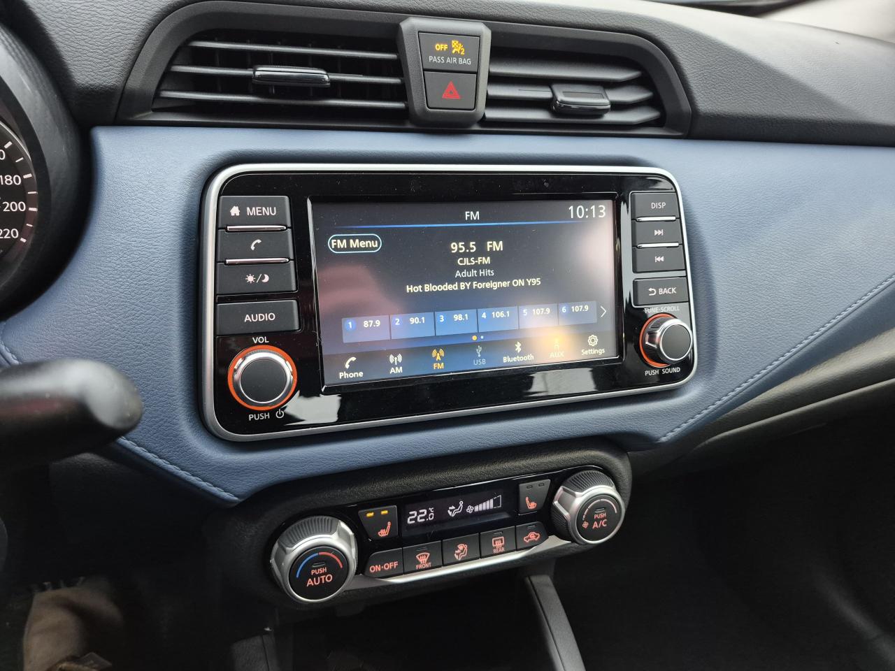 2025 Nissan Versa SV Photo22