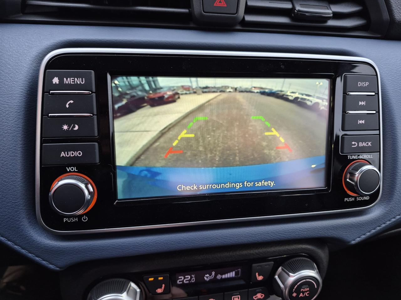 2025 Nissan Versa SV Photo24