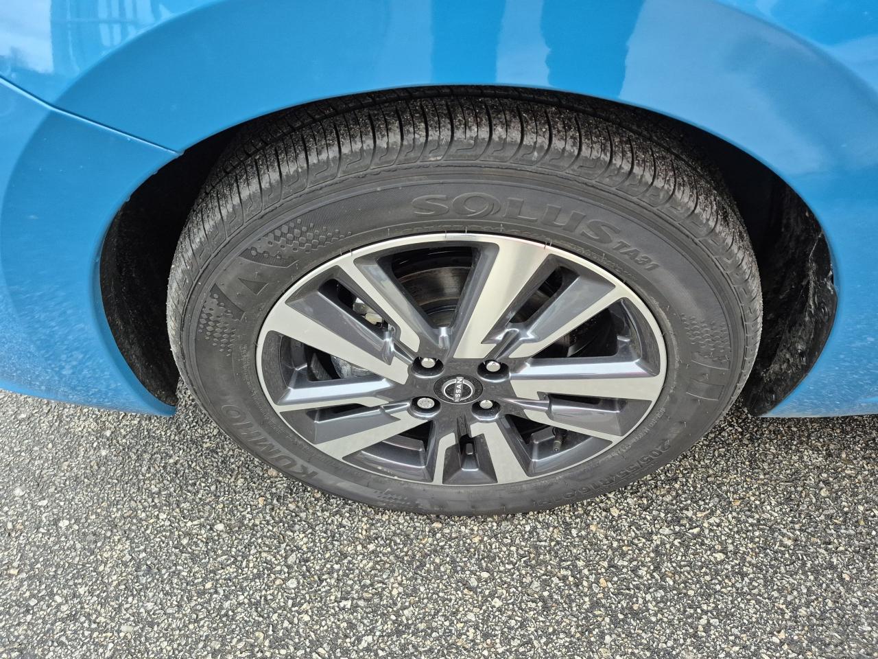 2025 Nissan Versa SV Photo27