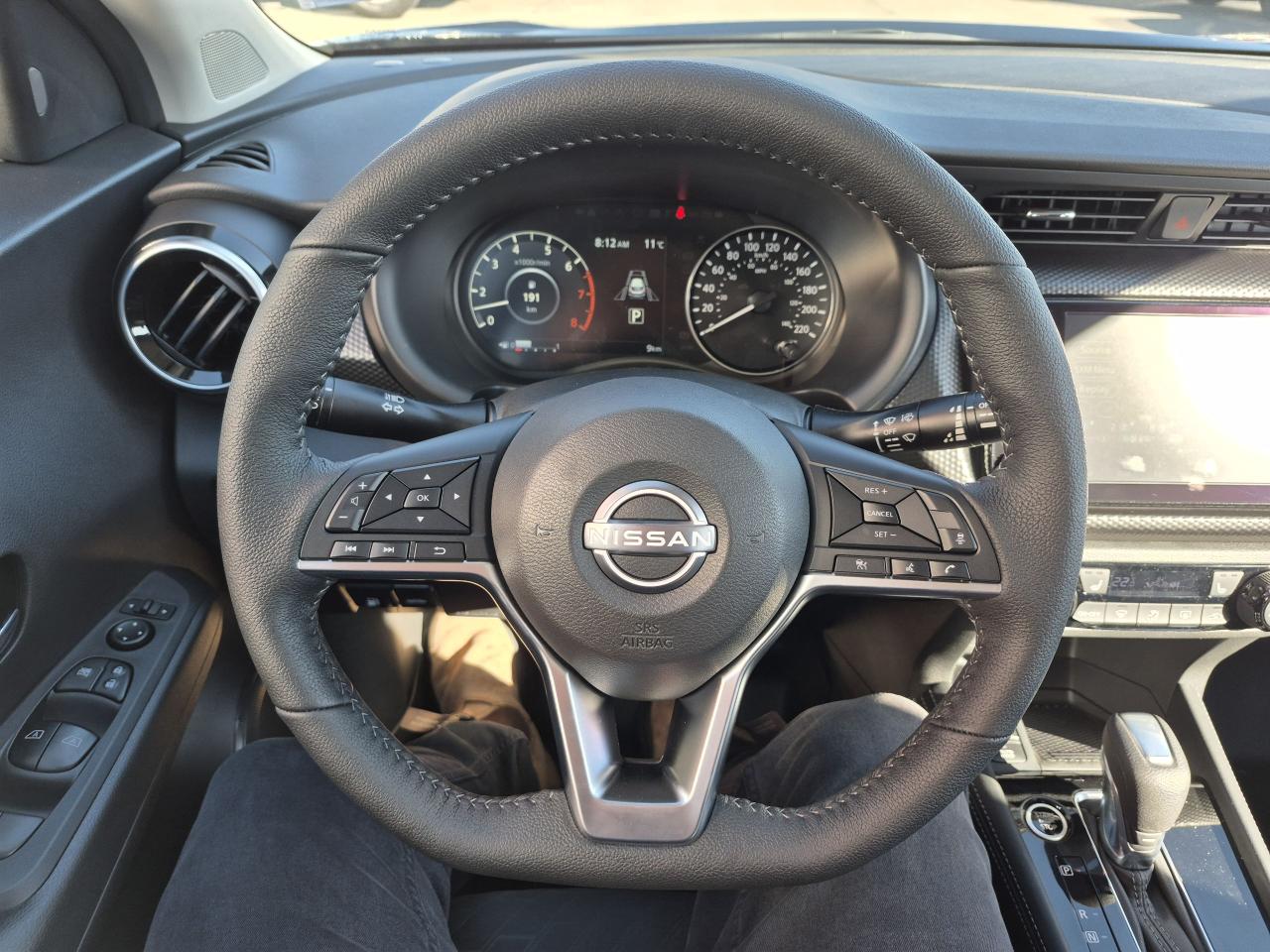 2025 Nissan Kicks Play SV FWD Photo22