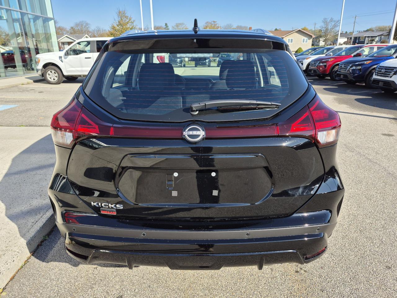 2025 Nissan Kicks Play SV FWD Photo19